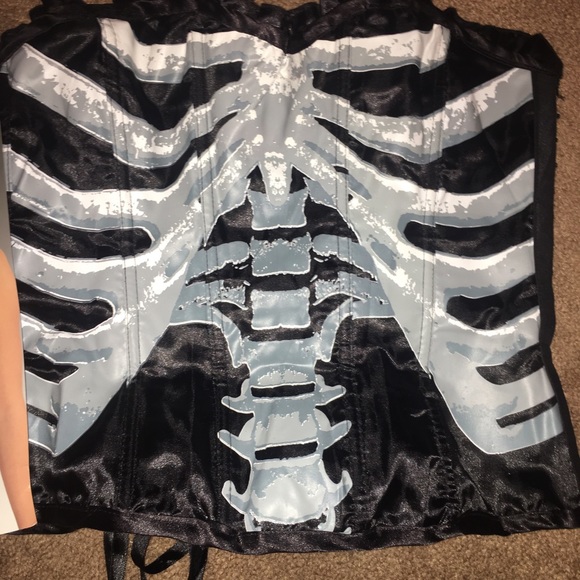 Bone corset - Picture 2 of 6